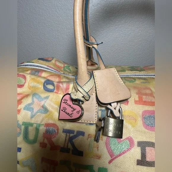 Dooney & Bourke Vintage travel bag. - Picture 7 of 16